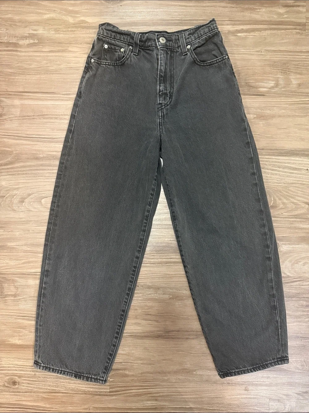 Levi's Premium Balloon Leg Jeans 25 Black Rose Cropped High Rise $98